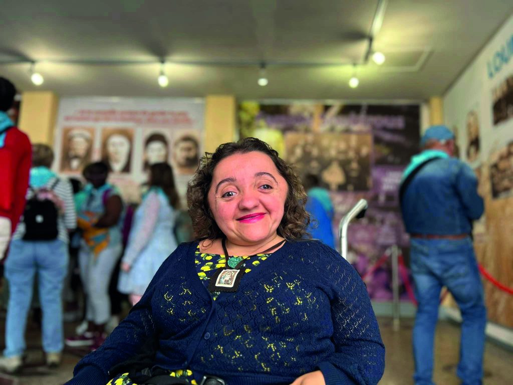 Carolina Leitao, atteinte de la maladie des os de verre : « J’aspire à être aimée avec ce corps-là »